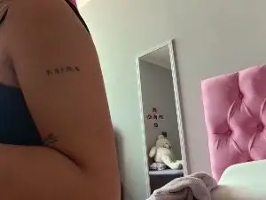 Pazzuttra  live sex cam