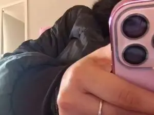 Pazzuttra  live sex cam