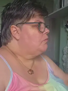 Naughtygilf  live sex cam