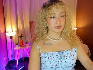 Wini_fer  live sex cam