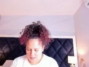 Zara_Holly_  live sex cam