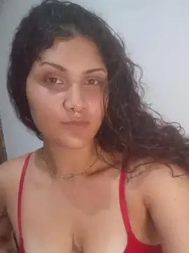 Kirabadgallll  live sex cam