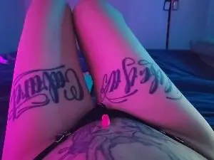 Whorekinga  live sex cam
