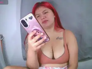 Lynieh  live sex cam
