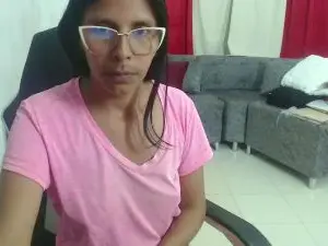 Saharii02  live sex cam