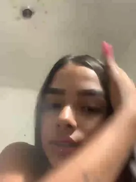 Nicolexs2  live sex cam