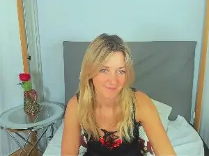 MileyBodyX  live sex cam