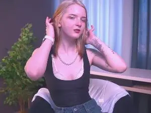JoieMeiggs  live sex cam