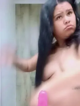 Mammisonga1  live sex cam