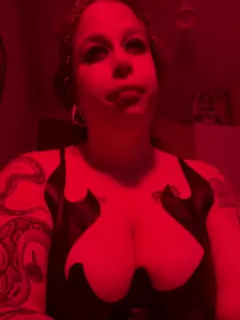 Streetslutblue  live sex cam