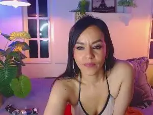 Brandi_bae1  live sex cam