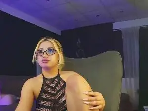 AstridJade  live sex cam