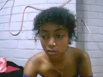 Layavaldes  live sex cam