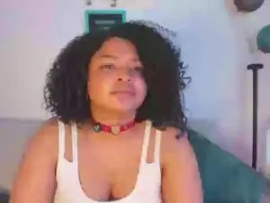 Soynereaa  live sex cam