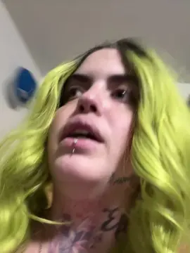 Toxiicbratdoll  live sex cam