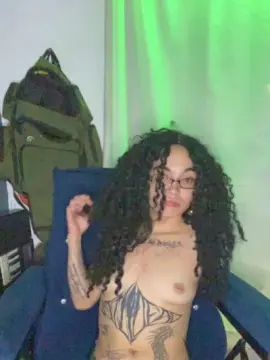 Littleredhood  live sex cam