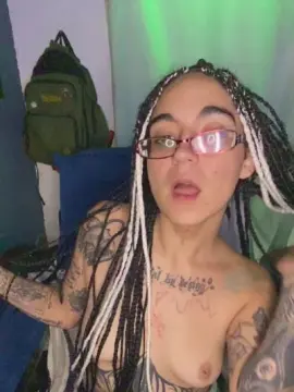 Littleredhood  live sex cam