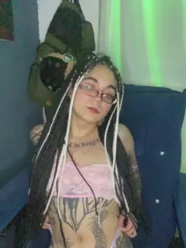 Littleredhood  live sex cam