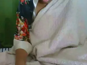 Alicia5  live sex cam