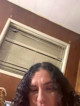 Yoursonlybabe  live sex cam