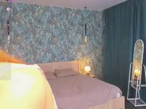 LynetteBalle  live sex cam