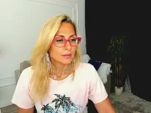 MuseOfStage  live sex cam