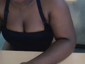 JuicyValentina  live sex cam