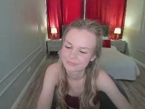 MidnightAura  live sex cam