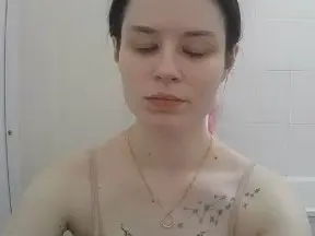 QueenieGriscom  live sex cam