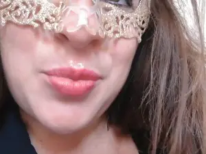BambolaGenuina  live sex cam