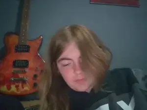 Roryqween  live sex cam