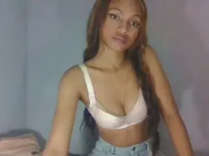 Ynay20  live sex cam