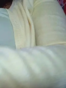 Bella93  live sex cam