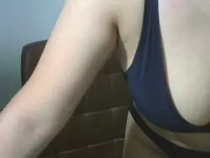 Peacherooni  live sex cam