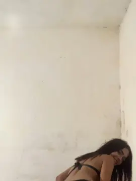 Larrisinha_hot  live sex cam