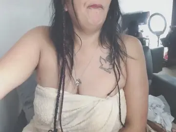 Selena_hotmilf  live sex cam