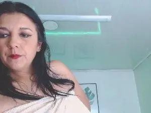 Selena_hotmilf  live sex cam