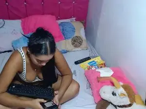 Jocelyne18  live sex cam