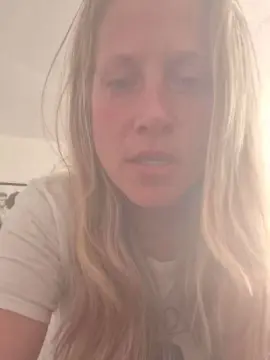 JoeyVixen420  live sex cam