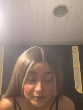 BarbieGlow  live sex cam