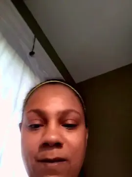 LatinaMama04  live sex cam