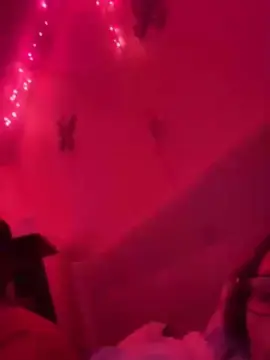 Shygirldomme  live sex cam