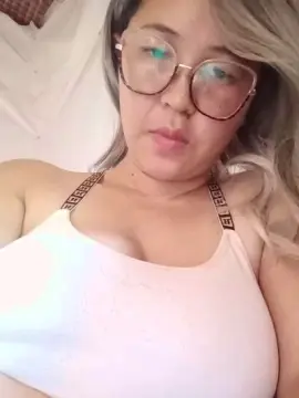 Layah5  live sex cam