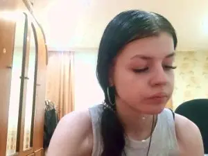 ReynaYau  live sex cam