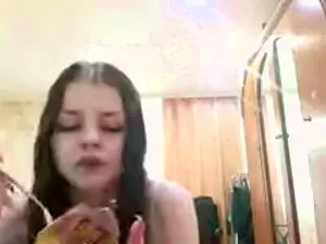 ReynaYau  live sex cam