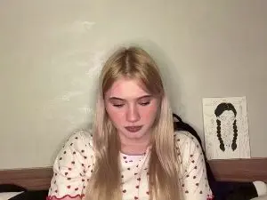 FreedaMisnick  live sex cam