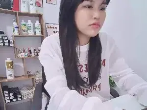 Lilyy  live sex cam
