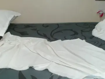 Hairy_squiter  live sex cam