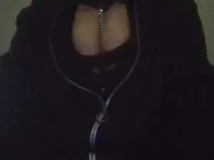 Hiddenmiiau  live sex cam