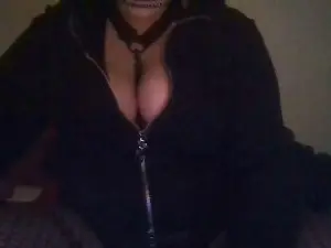 Hiddenmiiau  live sex cam